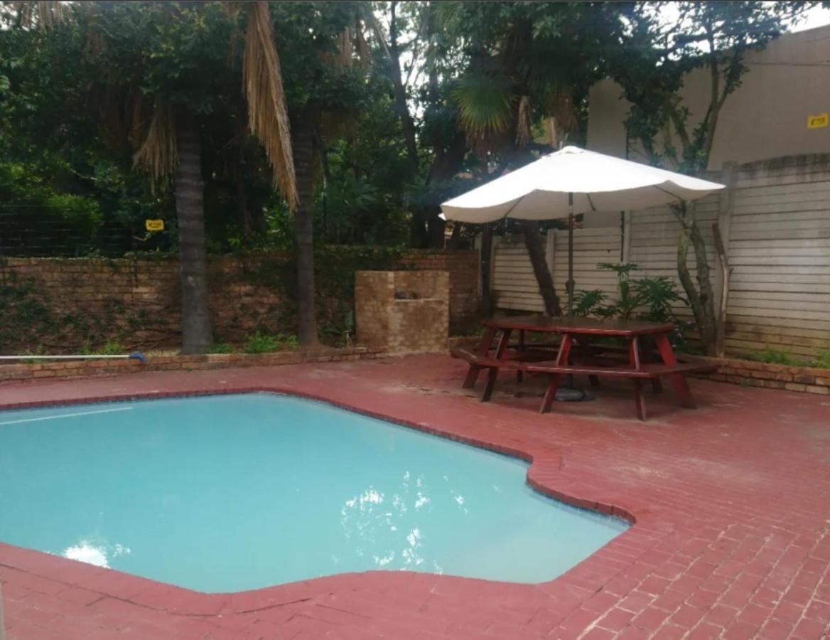 Pta East Guest House Pretoria-Noord Buitenkant foto