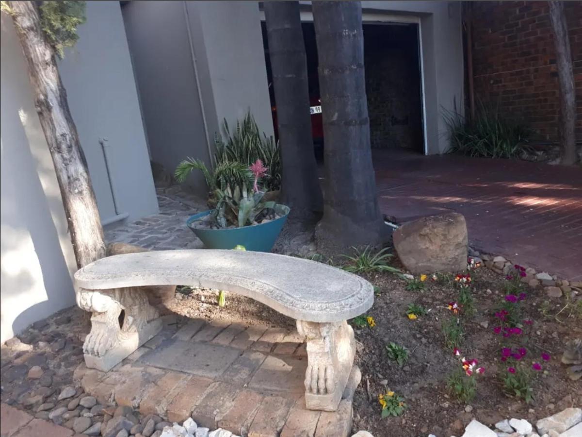 Pta East Guest House Pretoria-Noord Buitenkant foto